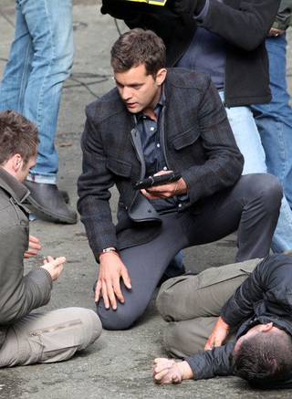 Illustration for article titled Fringe Set Pictures Part 2